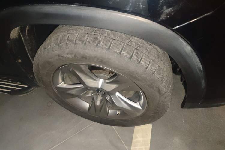 Used Toyota Highlander 2017 2.0T Four-Wheel Drive Ultimate Edition 7 Seats Right Front Wheel Hub