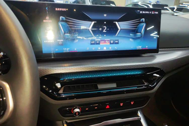 Used BMW i3 2025 eDrive 40 L Midnight Edition
