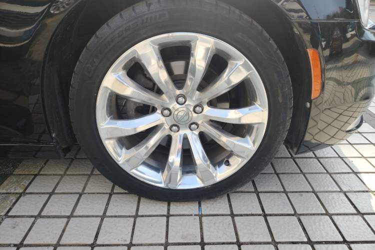 Used Chrysler 300C 2014 3.0L Excellence Edition