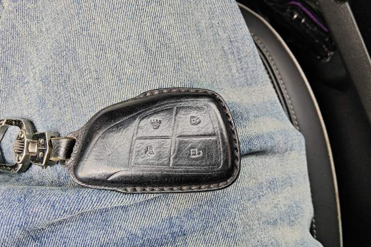 Used Buick Envision 2023 Encore S 552T Two-Wheel Drive Luxury Model Vehicle Key