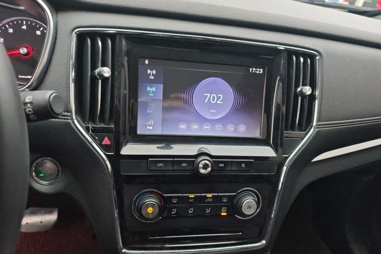 Used Roewe RX5 2016 20T Two-Wheel Drive Automatic Flagship Edition Audio And AC Panel