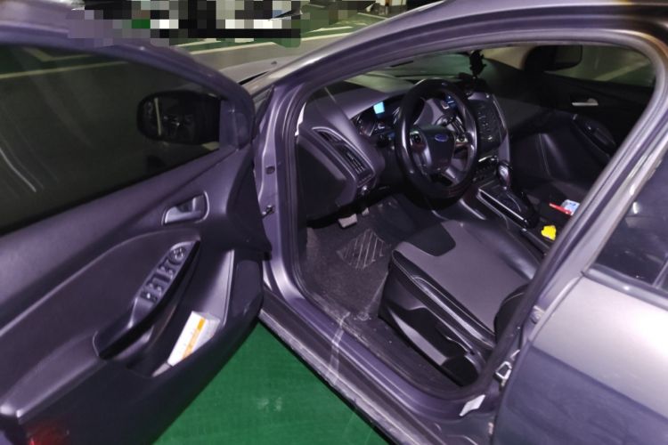 Used Ford Focus 2012 Sedan 1.6L Automatic Fashion Edition
