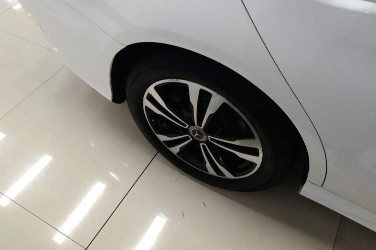 Used Mercedes-Benz C-Class 2018 C 200 Sport Edition Exterior 5