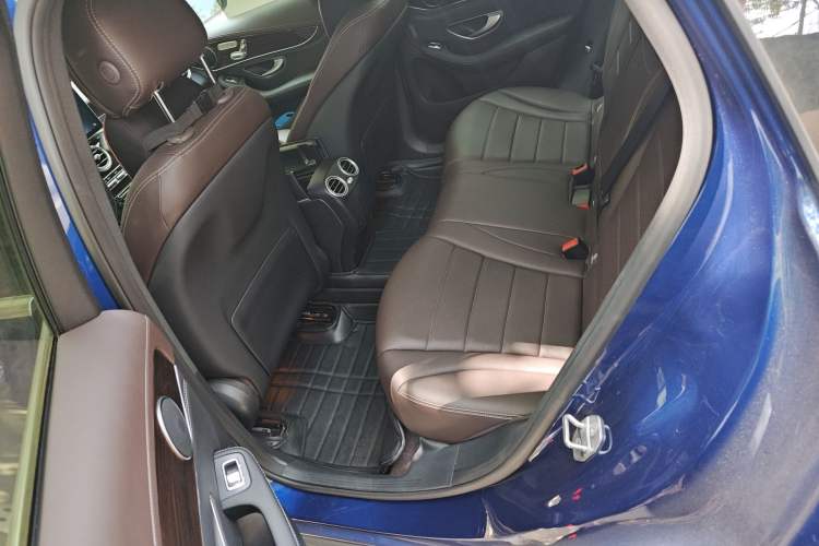 Used Mercedes-Benz GLC 2017 GLC 260 4MATIC Luxury Model