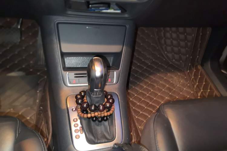 Used Volkswagen Tiguan 2015 1.8TSI Automatic Two-Wheel Drive Comfort Edition Gear Lever