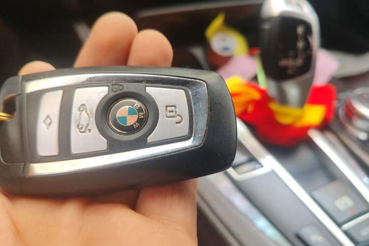 Used BMW 5 Series 2014 525Li Luxury Design Package
