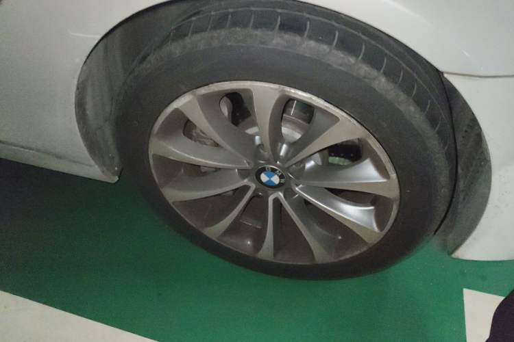 Used BMW 5 Series 2014 528Li Leading Model Right Front Wheel Hub