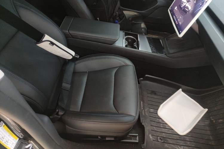 Used Tesla Model 3 2025 Rear-Wheel-Drive Version
