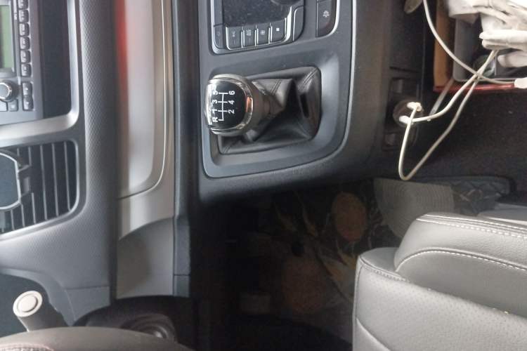 Used SAIC MAXUS G10 2023 2.0T Manual Multi-Function Version Diesel 7 Seats
