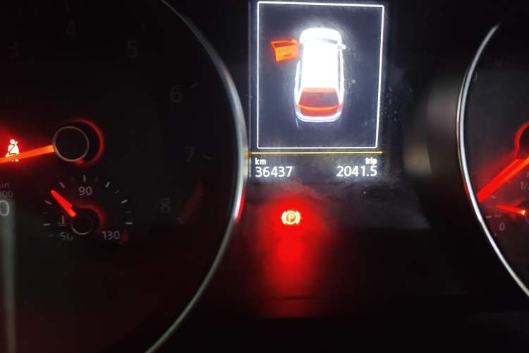 Used Volkswagen Variant 2016 380TSI Two-Wheel-Drive Style Edition Odometer Close Up