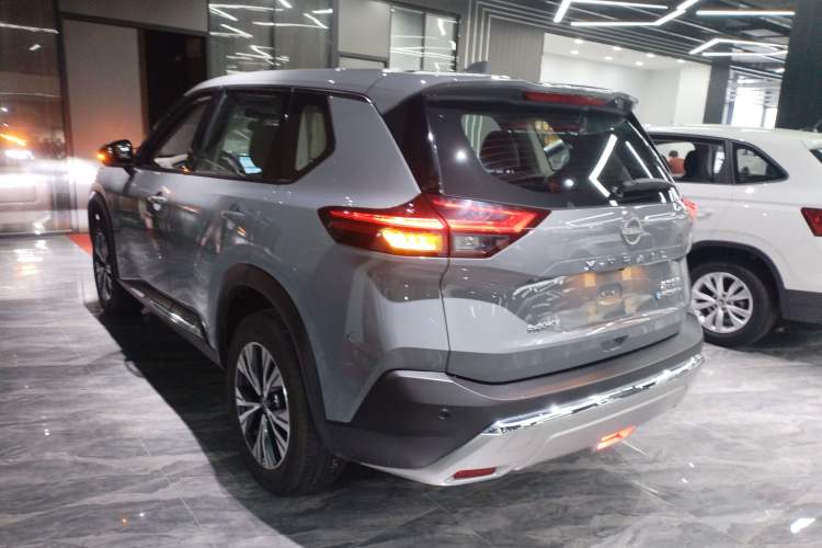 Used Nissan X-Trail 2023 e-POWER Ultra-Hybrid Dual-Motor All-Wheel-Drive Luxury Edition Rear Left 45 Deg