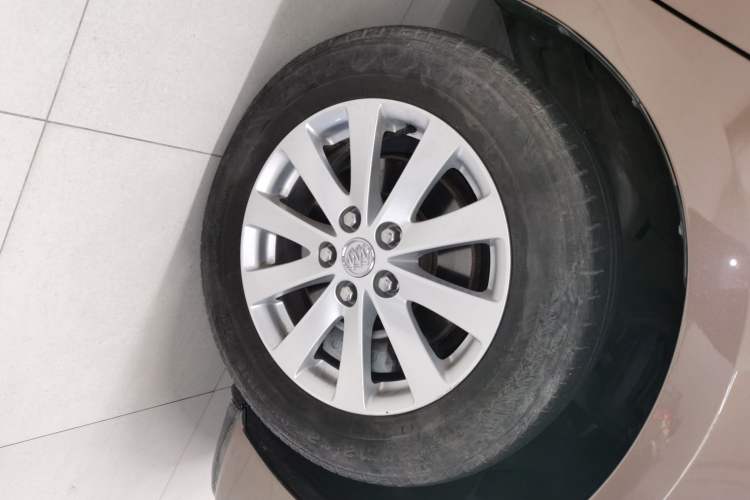 Used Buick GL8 2018 28T Luxury Model China VI Standard Right Front Wheel Hub