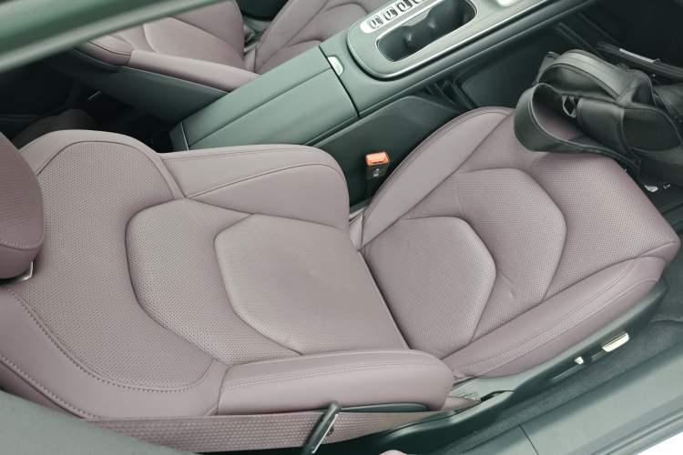 Used Xiaomi Auto SU7 2024 Four-Wheel Drive Ultra-Long Range Advanced Intelligent Driving Max Edition
