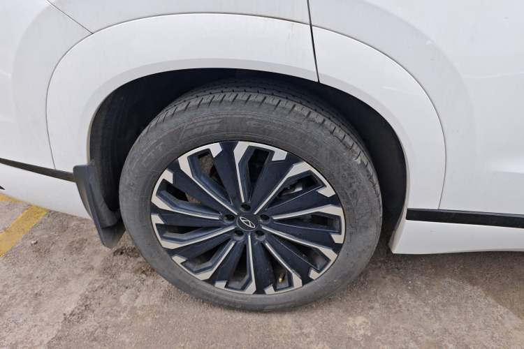 Used Chery Tiggo 9 2023 2.0T Dual-Clutch Two-Wheel Drive Luxury Edition 5 Seats