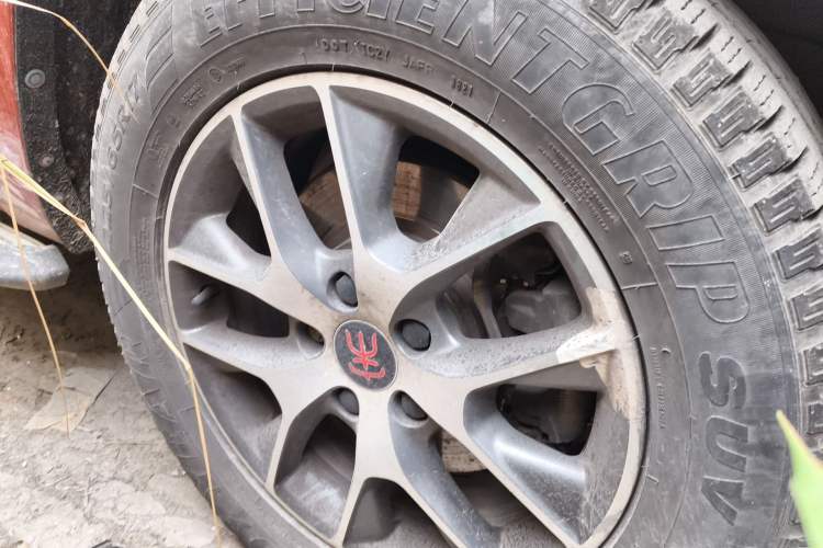 Used BYD Song 2016 GaiShi Edition 1.5TI Manual Elite Model Right Front Wheel Hub