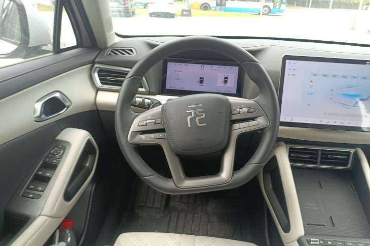 Used BYD Yuan UP 2025 Intelligent Driving Version 401 km Beyond-Range Edition
