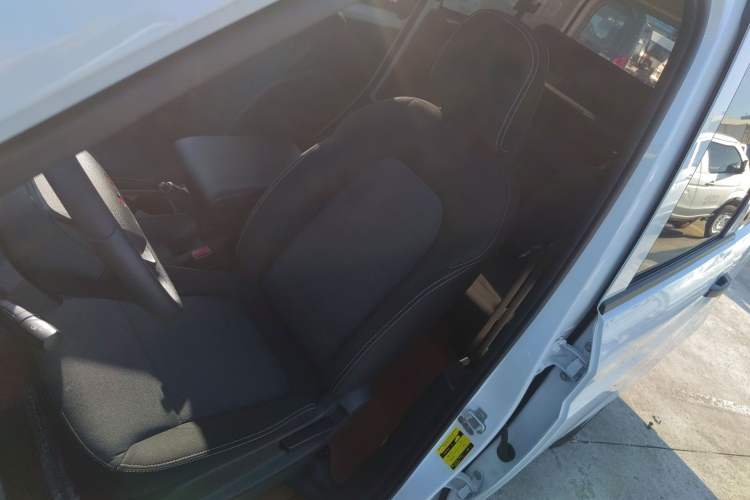 Used Wuling Hongguang PLUS 2020 1.5L Manual Comfort 7-Seater