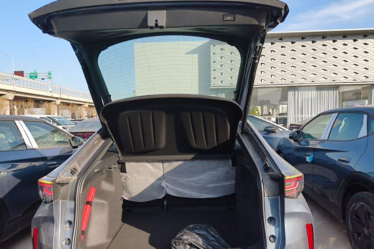 Used Volkswagen ID.UNYX 2025 Pure Model