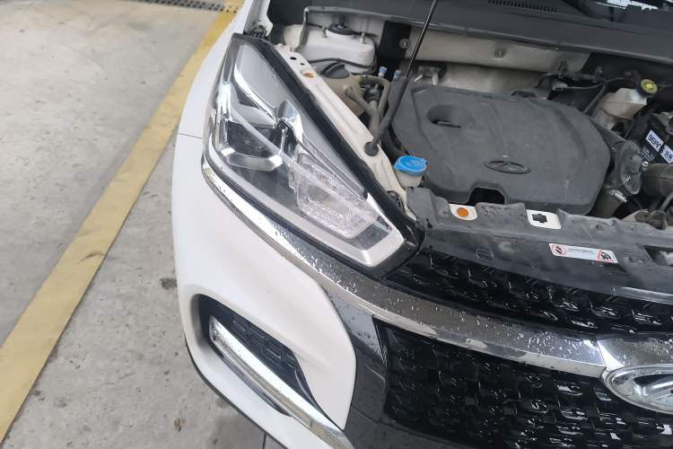 Used Chery Tiggo 8 2018 1.5 TCI Automatic Luxury Model 5 Seats Right Front Headlight