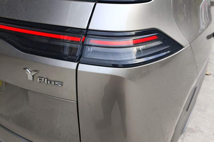 Used AION Y 2023 Younger