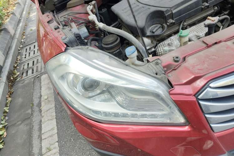 Used Suzuki S-Cross 2014 1.6L CVT Two-Wheel Drive Elite Version Right Front Headlight