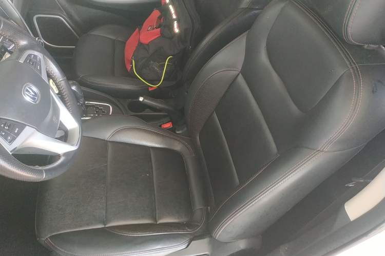 Used CHANGAN CS35 2016 1.6L Automatic Luxury Model China IV Standard Left Front Seat