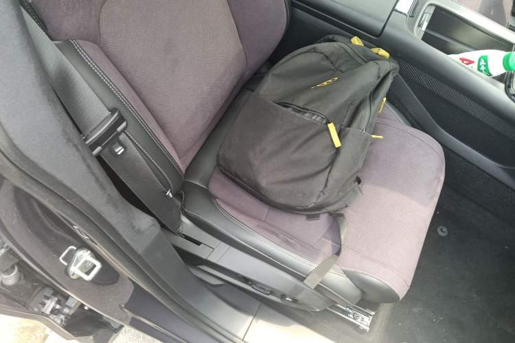 Used Lynk & Co 08 EM-P 2023 220 km Limited-Time Edition Right Front Seat