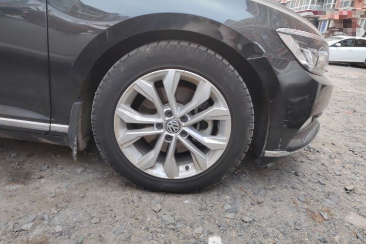 Used Volkswagen Magotan 2019 330TSI DSG Luxury Model China V Standard Right Front Wheel Hub