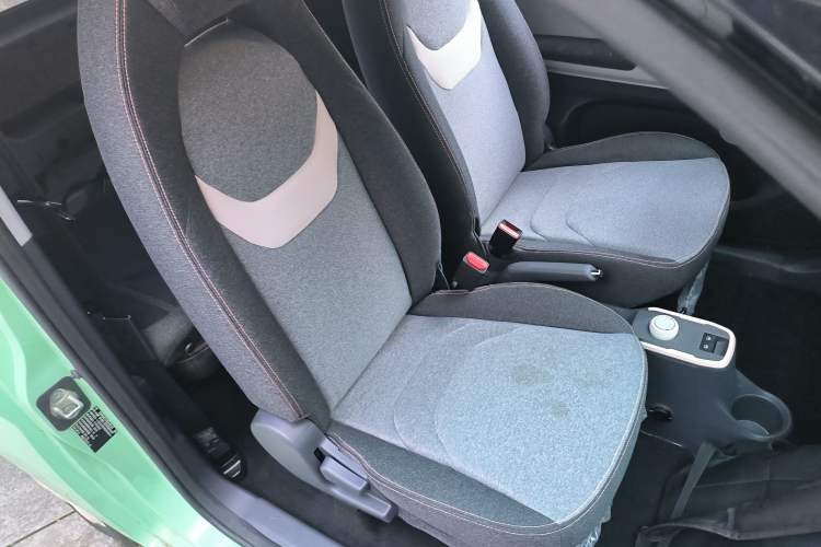 Used Chery QQ Ice Cream 2022 120km Conical Shape Lithium Iron Phosphate