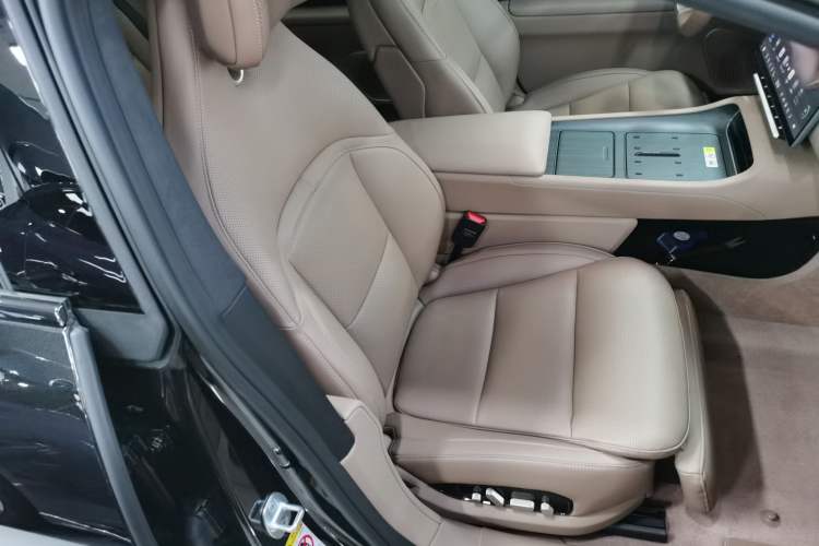 Used Avatr 12 2026 Ultra Pure-Electric All-Wheel-Drive Version Right Front Seat