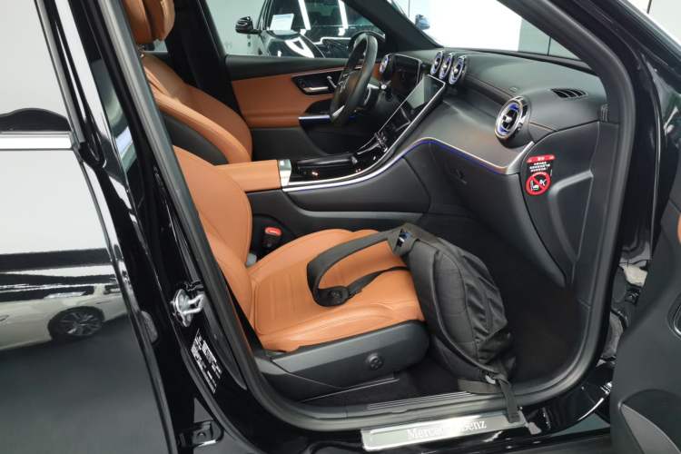 Used Mercedes-Benz GLC 2023 GLC 260 L 4MATIC Luxury Model 5 Seats