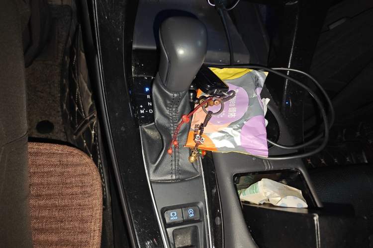 Used Toyota Avalon 2019 2.0L Luxury Edition China VI Standard Gear Lever