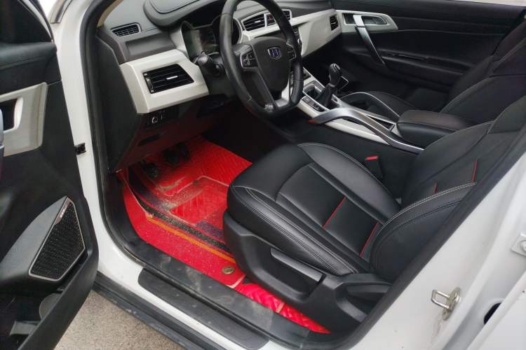 Used Geely Auto Emgrand X7 Sport 2020 1.8TD Manual Two-Wheel Drive Zhiya Model Driver Seat