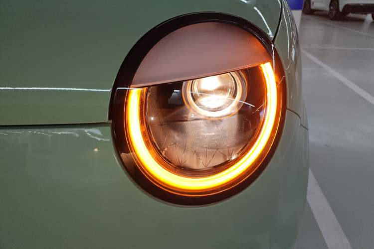 Used CHANGAN NEVO Lumin 2022 155 km – Refreshingly Sweet Edition Left Front Headlight