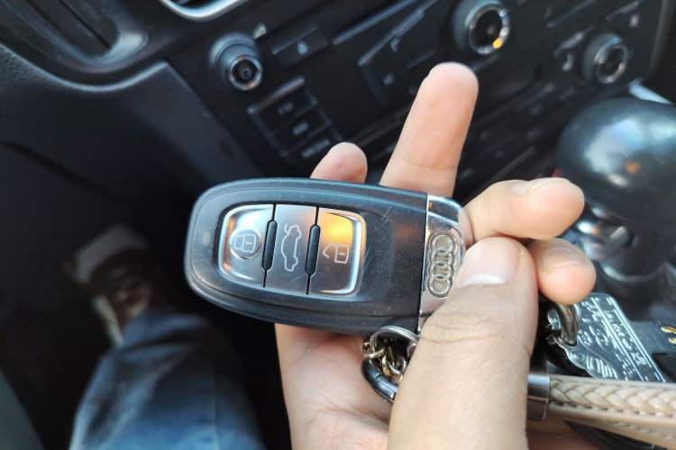 Used Audi Q5 2013 40 TFSI Technology Edition Vehicle Key