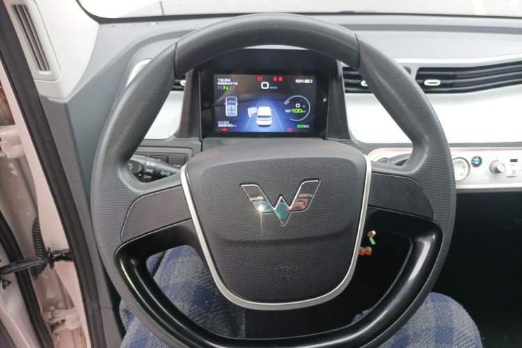 Used Wuling Hongguang MINIEV 2021 Macaron Premium Model – Lithium Iron Phosphate Steering Wheel