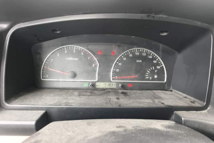 Used Dongfeng Shuaike 2013 Revised Version 1.5L Manual Standard Trim 5 Seats China V Emission Standard Instrument Cluster