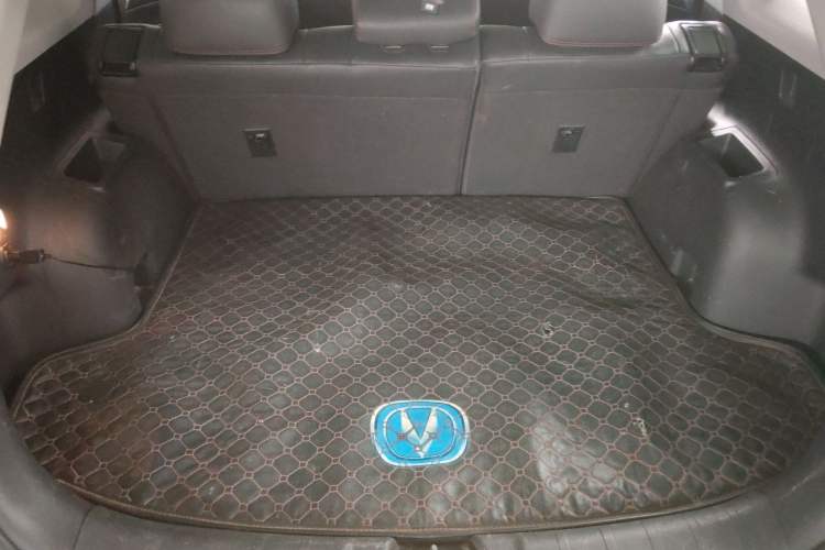 Used CHANGAN CS75 2016 1.8T Automatic Elite Model China V Standard Trunk