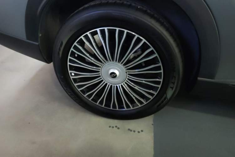 Used Chery Tiggo 8 L 2024 2.0T Two-Wheel Drive Prestige Version 5 Seats
