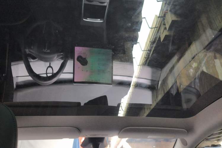 Used Tesla Model Y 2024 Long-Range All-Wheel-Drive Version
