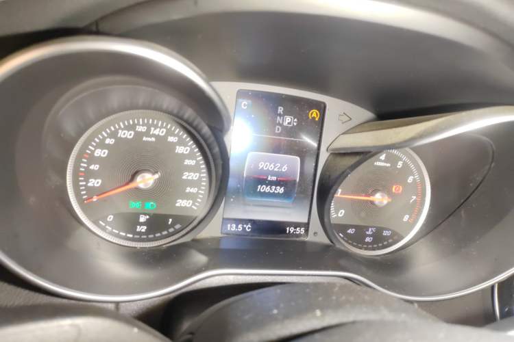 Used Mercedes-Benz C-Class 2015 C 200 L 4MATIC