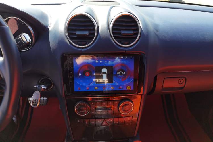 Used Mercedes-Benz M-Class AMG 2011 AMG ML 63 Audio And AC Panel