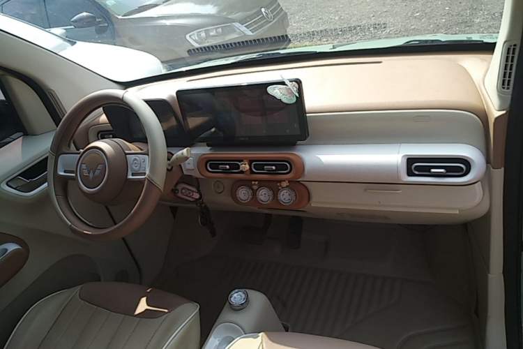 Used Wuling Hongguang MINIEV 2024 3rd Generation 215km Advanced Version