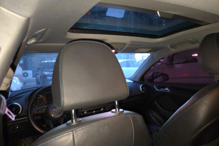 Used Audi A3 2019 Limousine 35 TFSI Fashion Edition China V standard Headliner