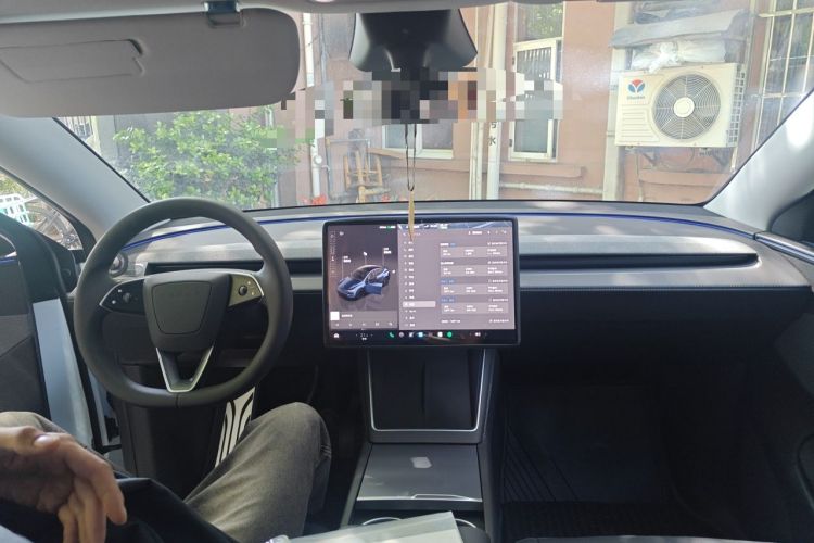 Used Tesla Model Y 2025 Rear-Wheel-Drive Version