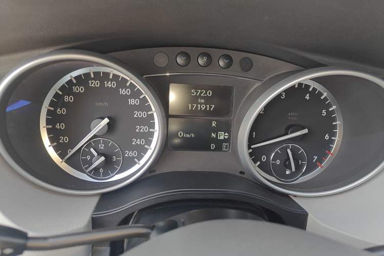 Used Mercedes-Benz R-Class 2010 R 350 L 4MATIC