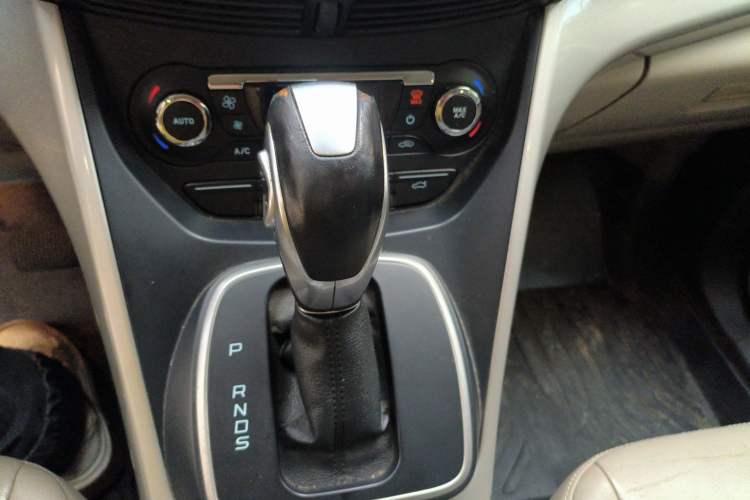 Used Ford Kuga 2013 2.0L GTDi Four-Wheel-Drive Elite Model