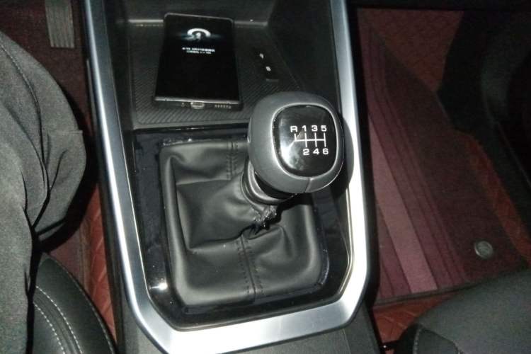 Used Wuling Alvez 2022 1.5L Manual Comfort Version
