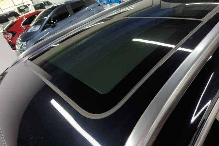 Used Hongqi HS5 2023 2.0T Qixiang Pro Edition Roof