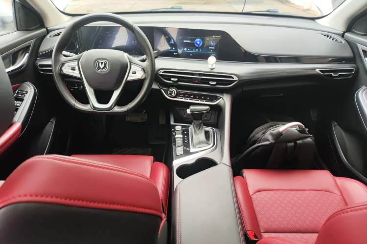 Used CHANGAN Eado 2020 PLUS Blue Whale NE 1.4T GDI DCT Flagship Model Center Console